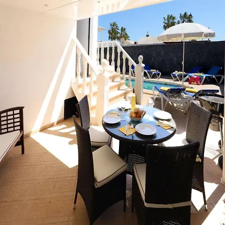 Вилла Cosy Lanzarote 3 Bedrooms Heated Pool Honey *