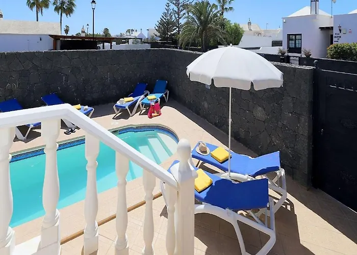 Cosy Lanzarote 3 Bedrooms Heated Pool Honey *