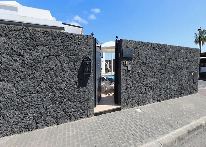 Cosy Lanzarote 3 Bedrooms Heated Pool Honey Villa Puerto del Carmen (Lanzarote)